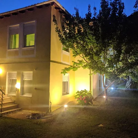 House Christie Ferienhaus *