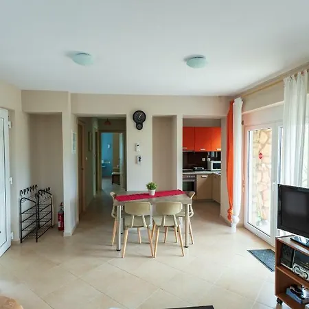 House Christie * Χρυσή Αμμουδιά