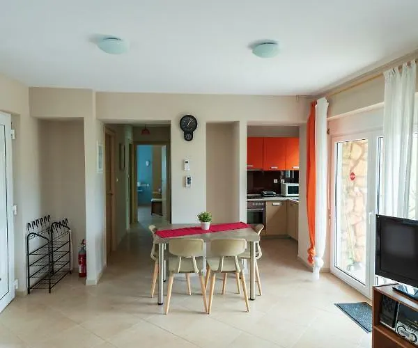 House Christie * Chrysi Ammoudia